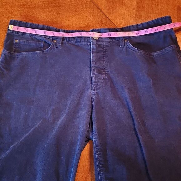 Eddie Bauer Boyfriend Mid Rise Relaxed Leg Corduroy Pants, Size 12, Navy Blue - Picture 4 of 10